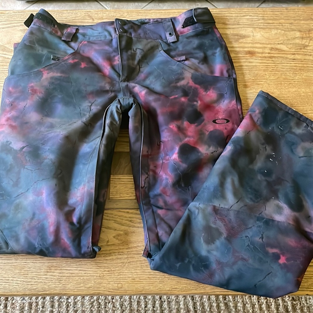 Women’s Oakley ski pants